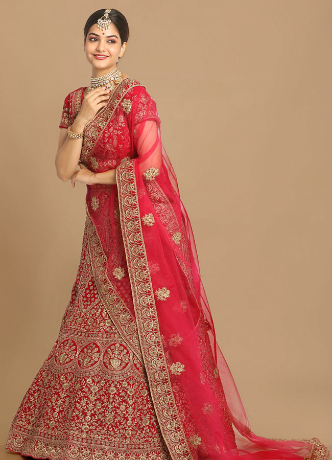 alt message - Mohey Women Magnificent Rani Pink Lehenga image number 2